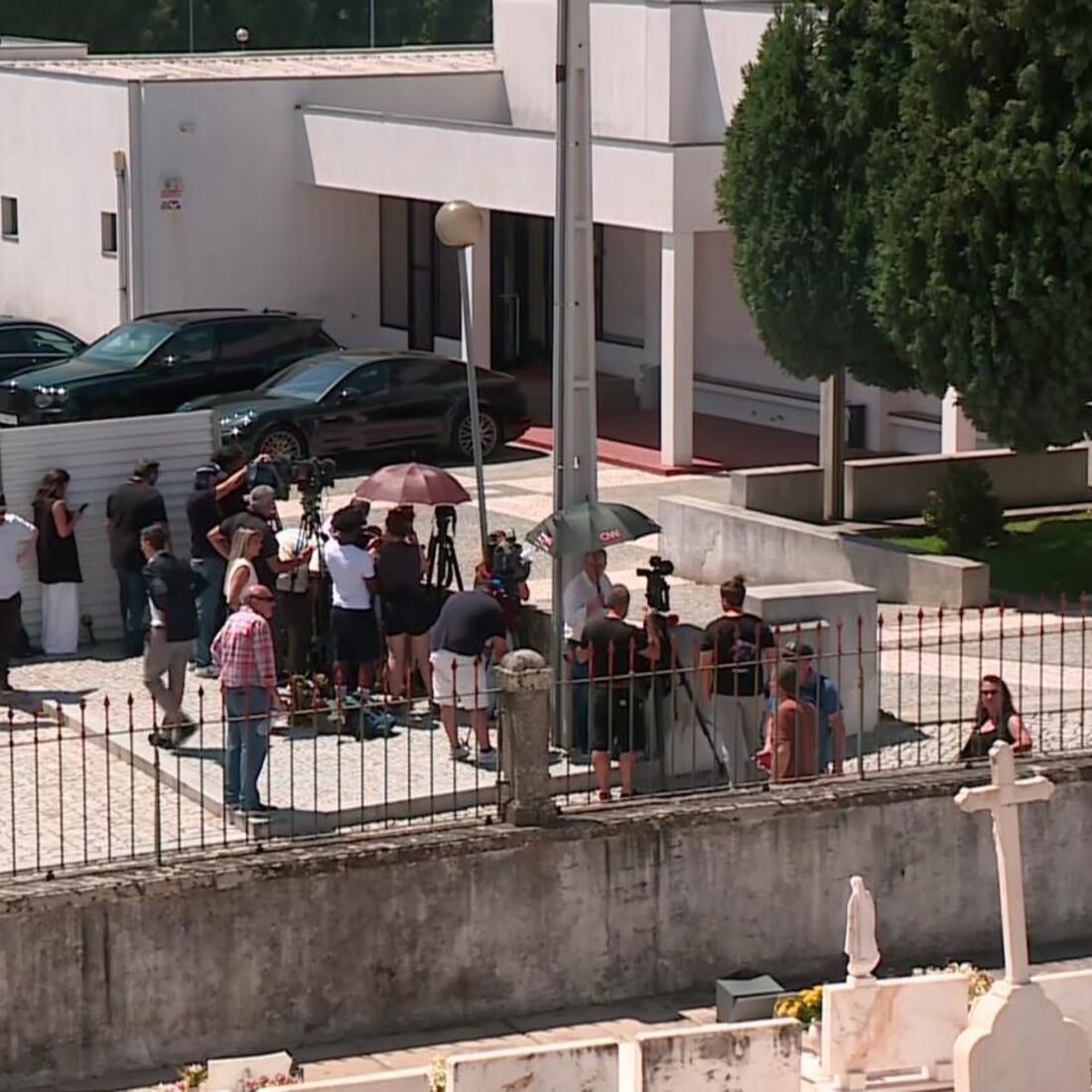 Velório de Diogo Jota e do irmão comove família e populares