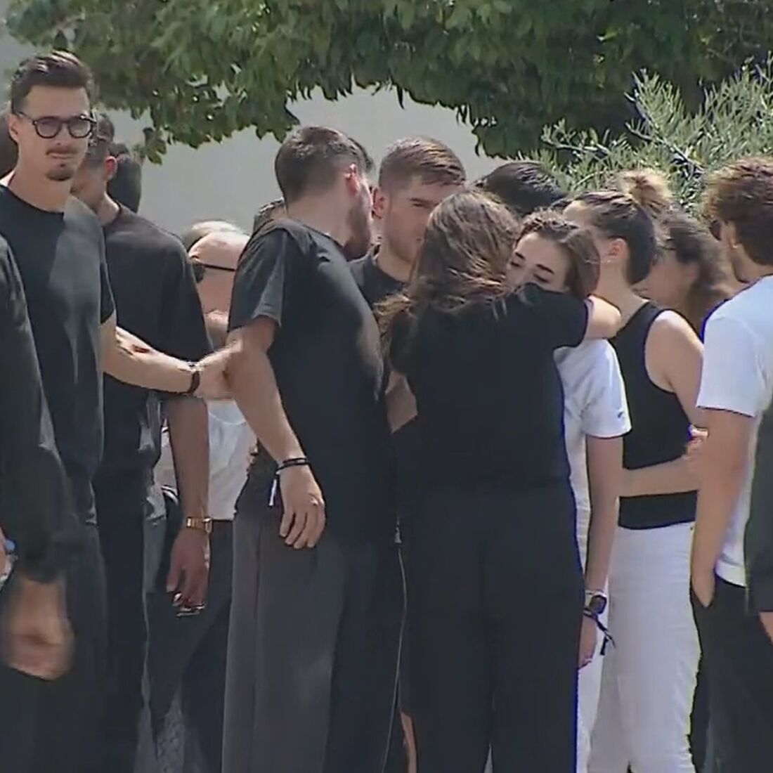 Rúben Neves apoia a viúva de Diogo Jota em cerimónia