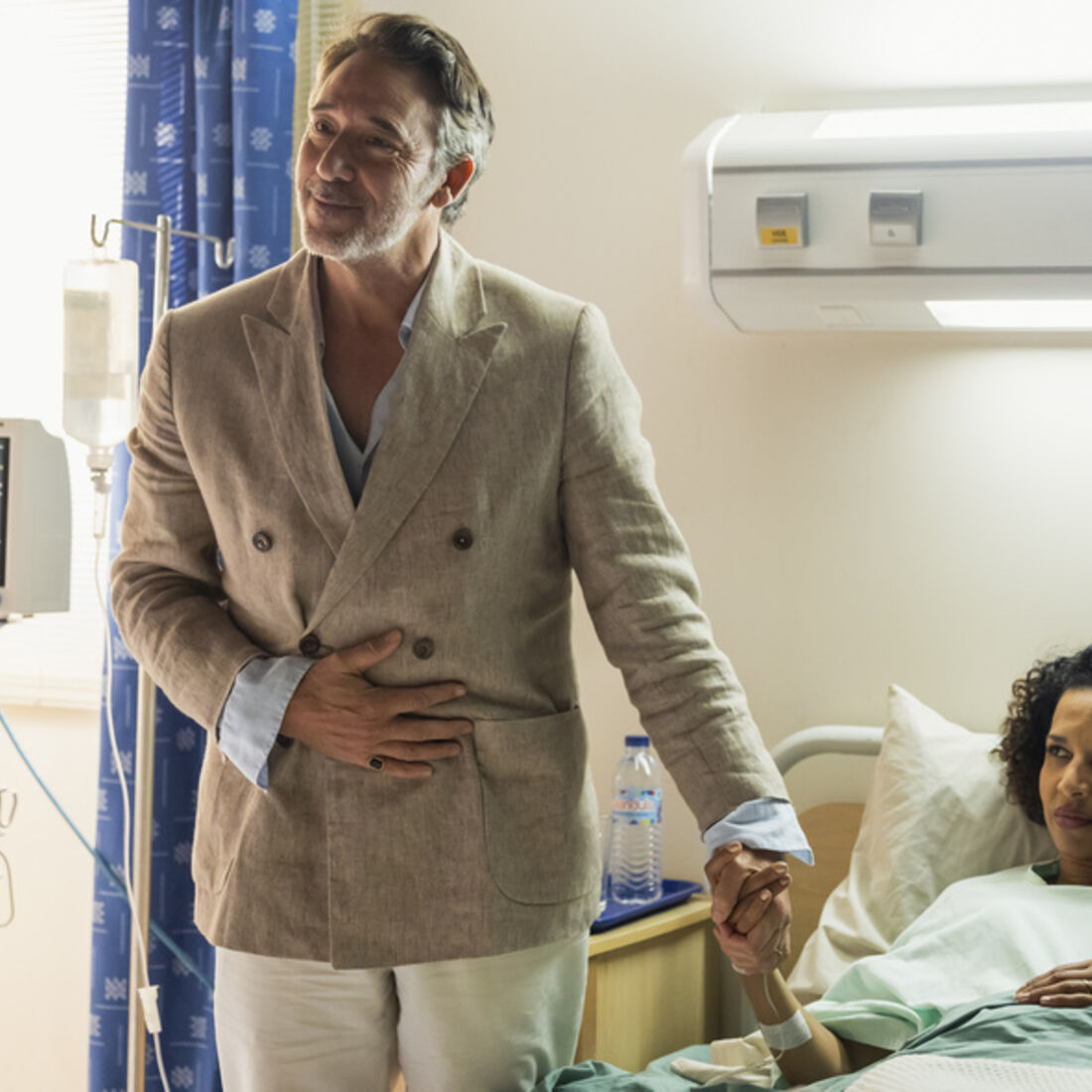 Lukenia e Miguel casam-se em segredo após o AVC da bandida