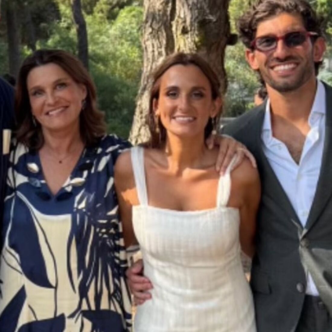 Casamento de Francisca Salema com Salvador Melo: Rita Salema leva a filha ao altar