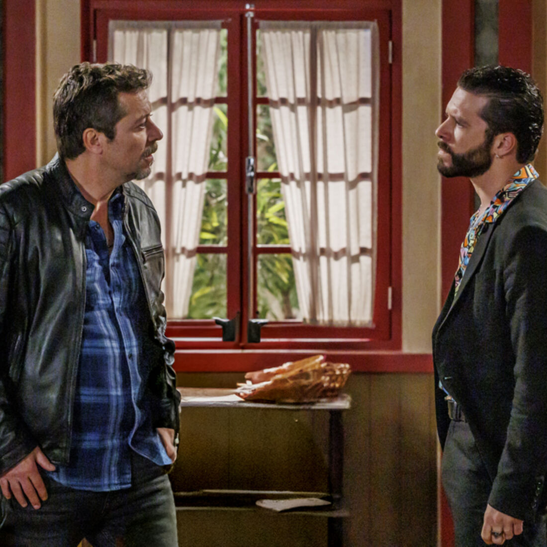 Em 'A Herança', Otávio confronta Heitor na residencial