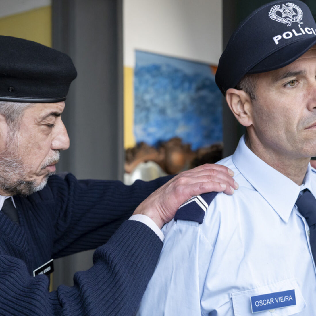 Óscar era polícia antes de ser preso em 'A Protegida'