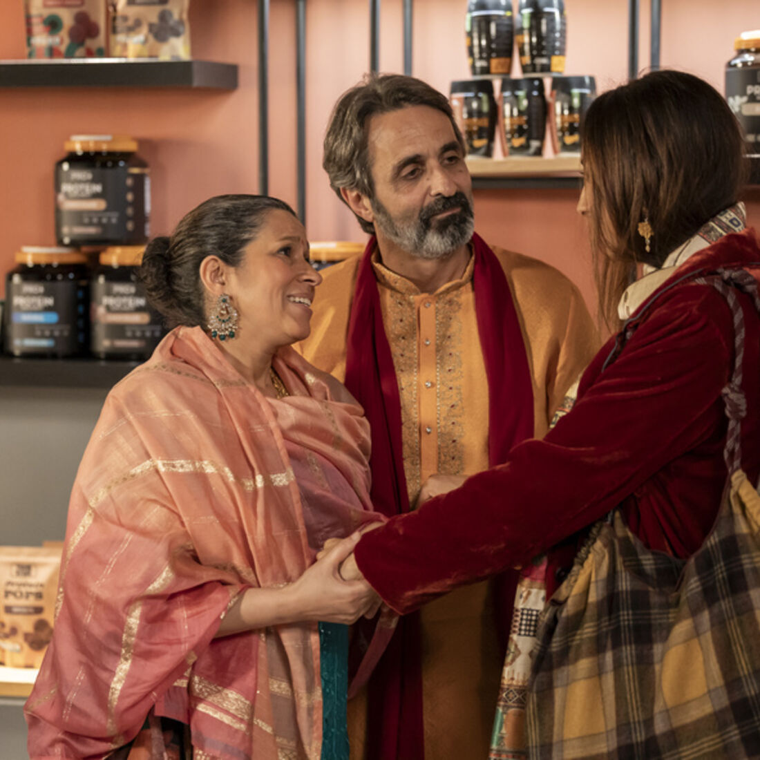 Gonçalo vence competição e beija Aruna. Irmão de JD encaminha vida