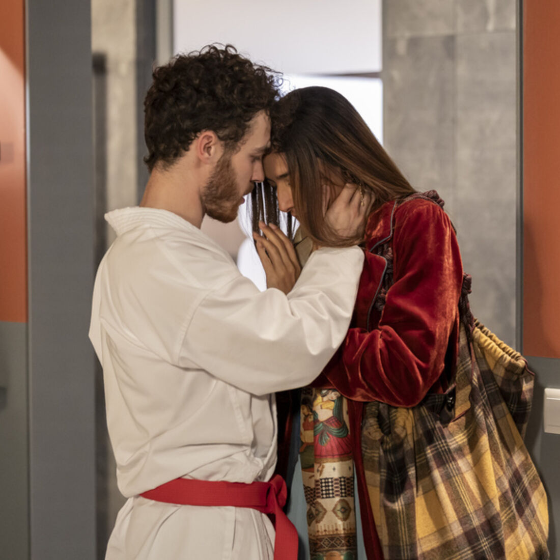 Gonçalo vence competição em 'A Protegida' e beija Aruna