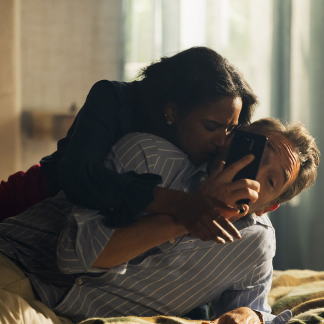 Miguel e Daniela são apanhados por Januário