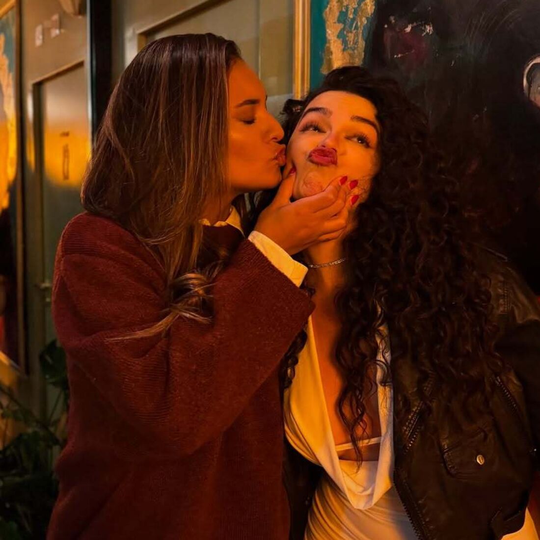 Catherine Velasco e Mariana Camarate revelam amizade