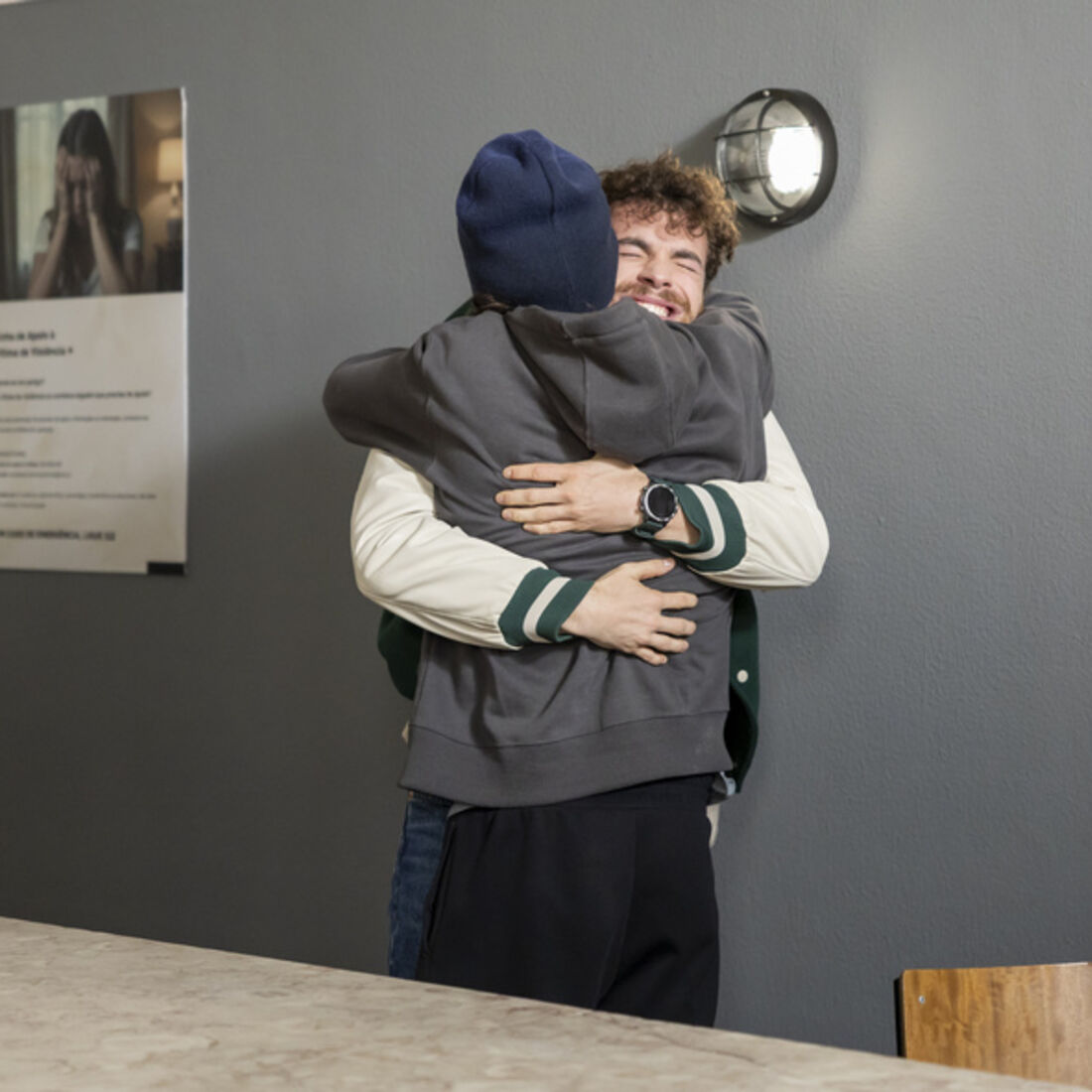 JD é libertado da prisão, mas a ausência de Mariana mantém-se