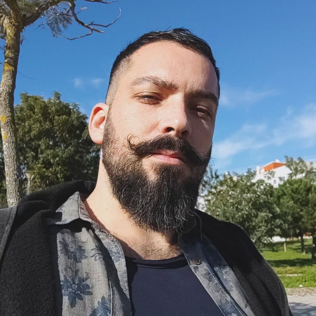 Michael, filho de Kina, reage a acusações e fala sobre o fim de vida de Helder Correia