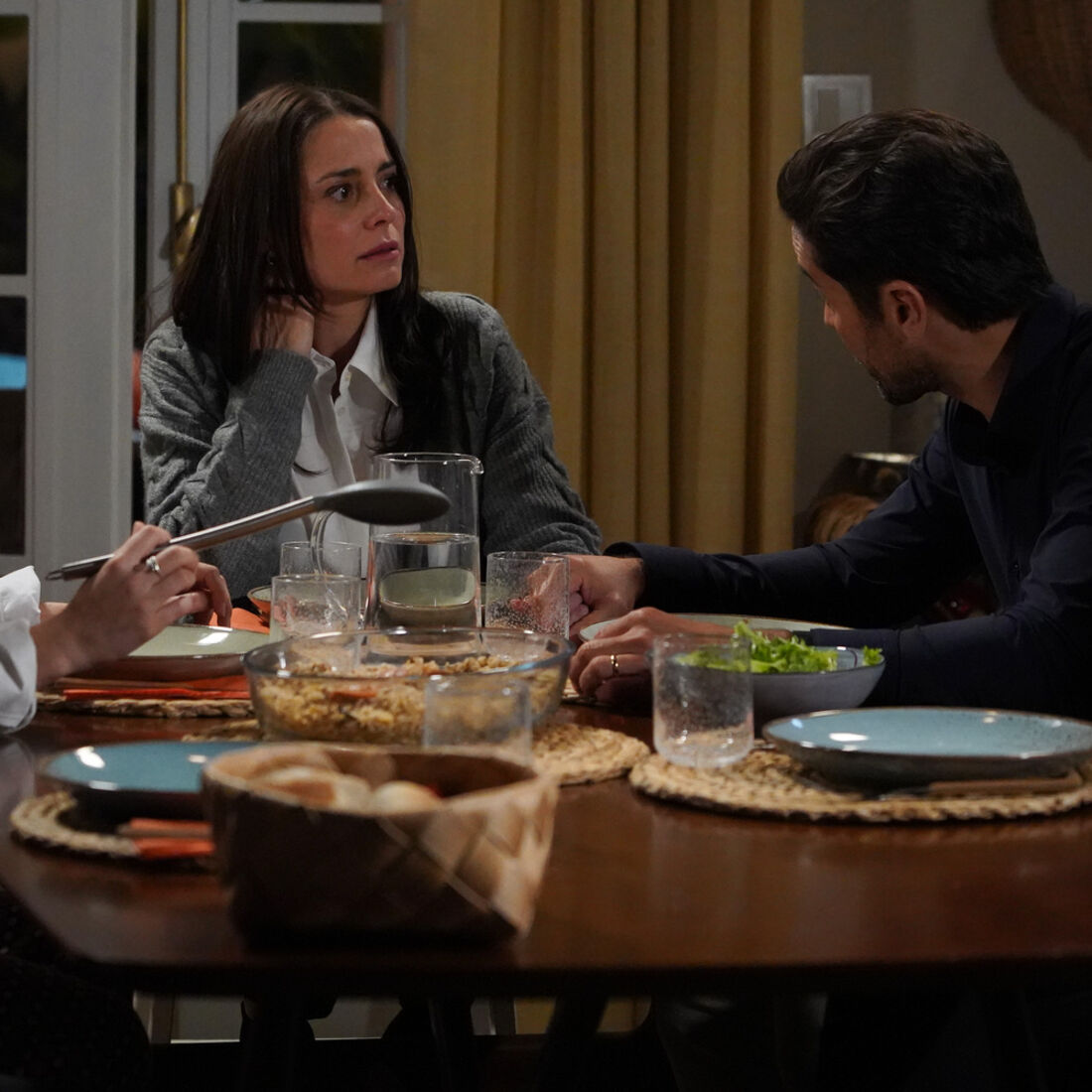 Sofia teme por sua vida e arma-se contra Vicente