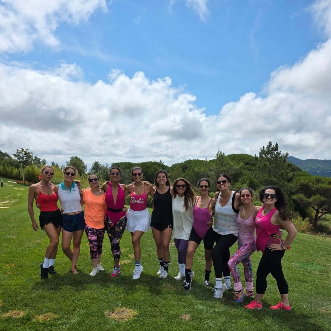 Ana Patrícia Carvalho celebra despedida de solteira com amigas