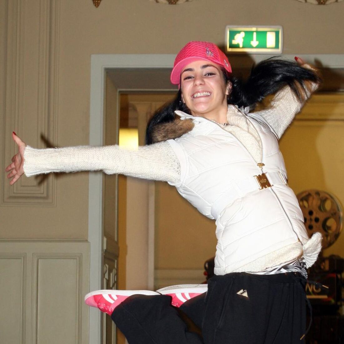 Luíza Abreu, ex-concorrente do Big Brother, celebra o sucesso após vários talent shows