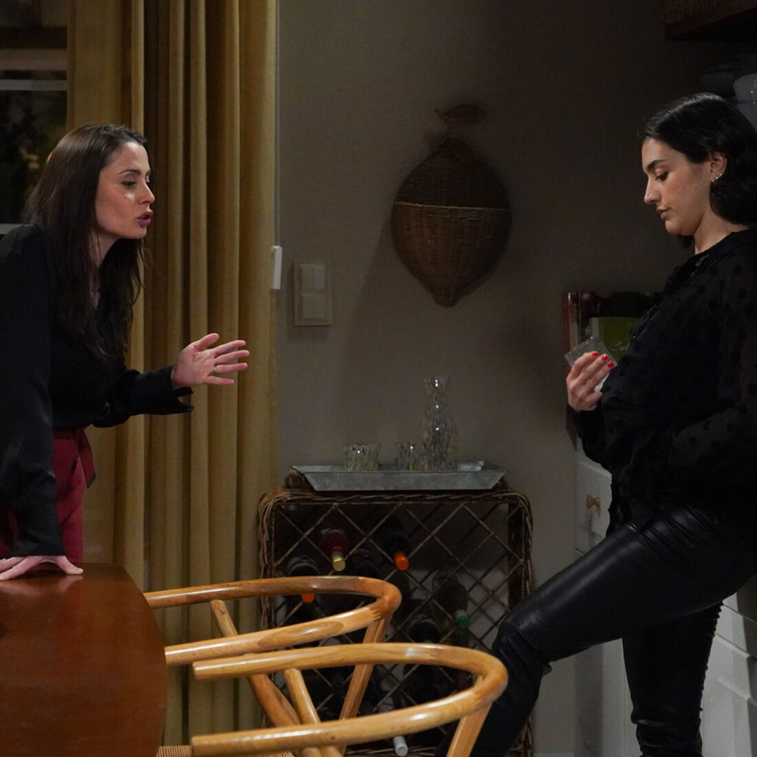 Sofia simula romance com Gonçalo para divórcio de Vicente em A Herança