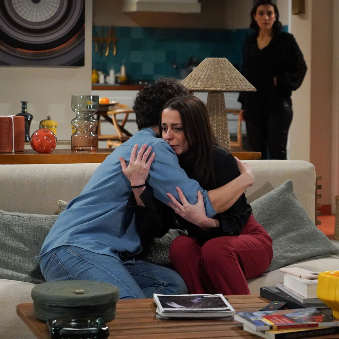 Sofia simula romance com Gonçalo para divorciar-se de Vicente e magoa a filha