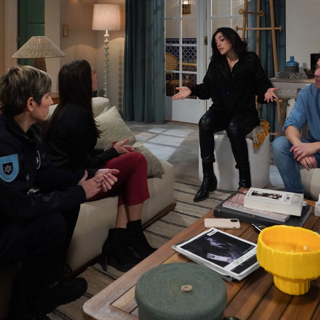 Sofia simula romance com Gonçalo para divórcio, magoando Vicente e a filha