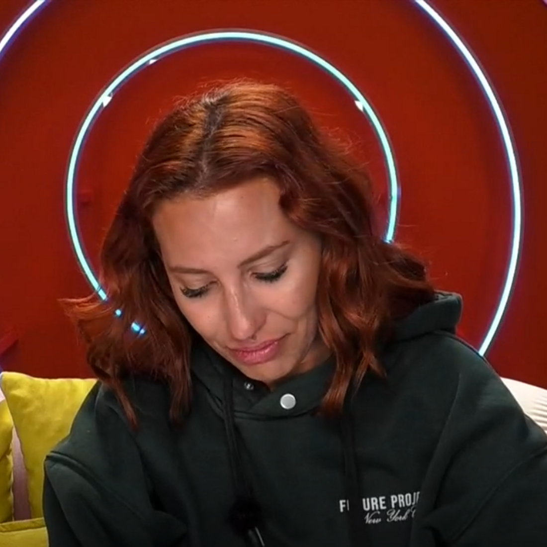 Catarina Miranda chora após provocação de Afonso Leitão no Big Brother