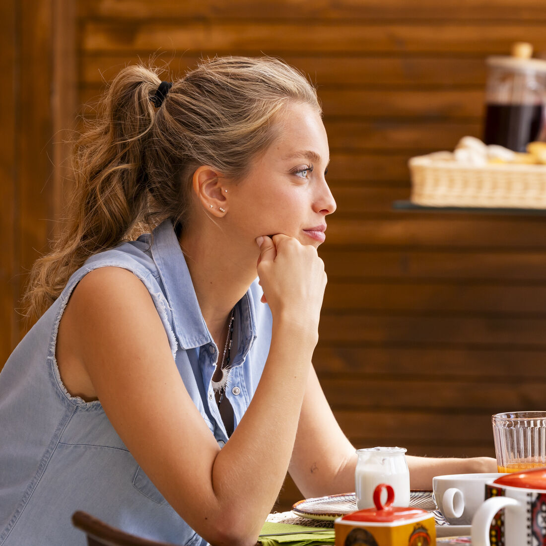 Eva reage à gravidez de Zuri e desiste de Talu