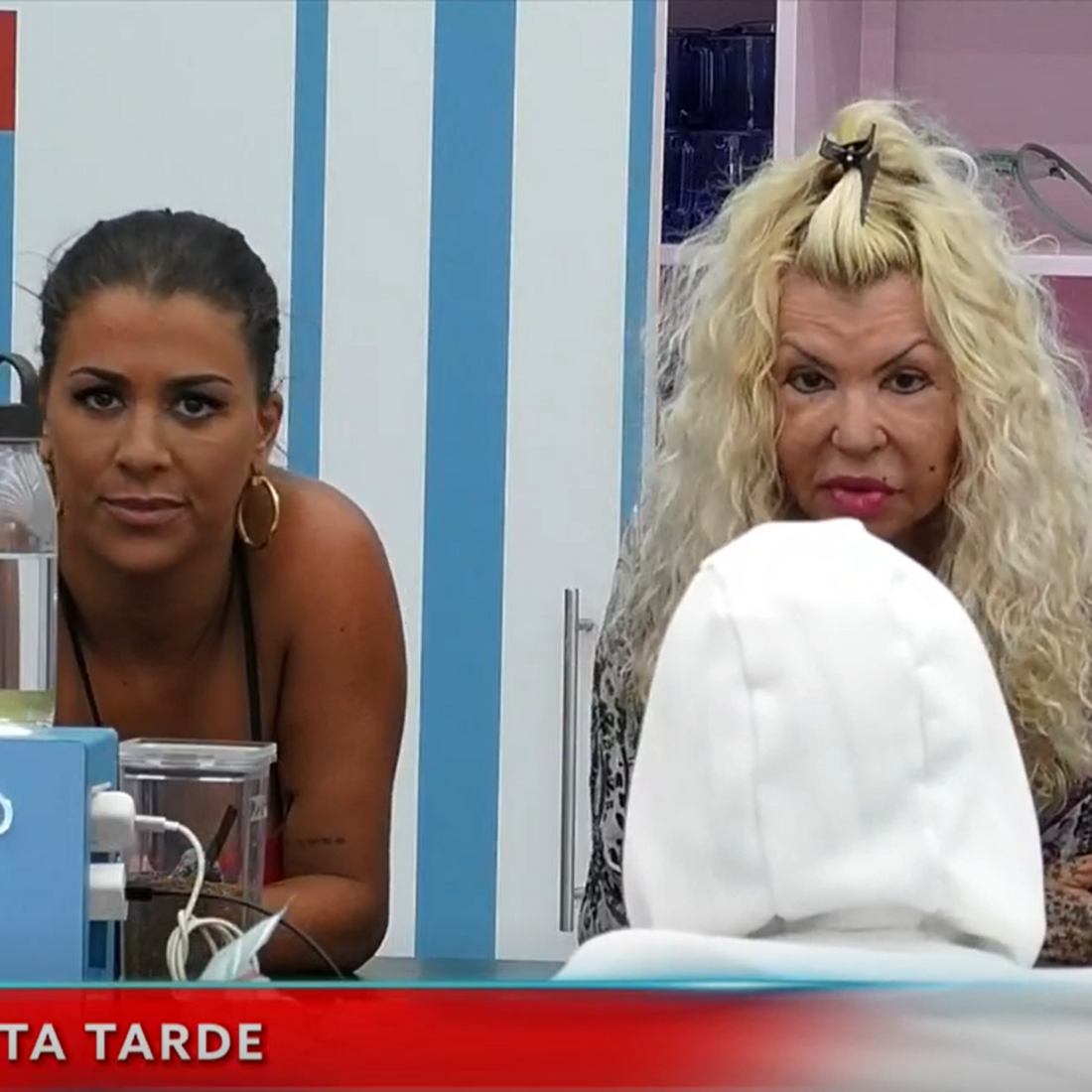 Daniela Santos e Afonso Leitão discutem relação no Big Brother.
