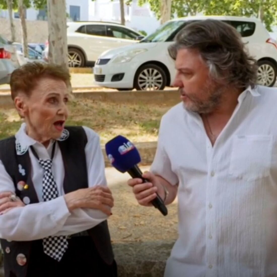 César Mourão reage a convidada inesperada no Terra Nossa.
