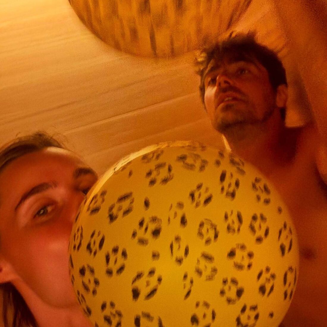 Kelly Bailey e Lourenço Ortigão celebram aniversário do filho, Vicente Blue.
