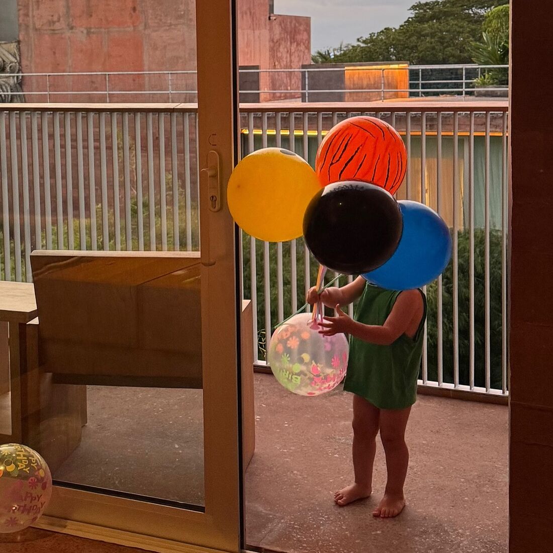 Kelly Bailey e Lourenço Ortigão celebram o aniversário do filho, Vicente Blue