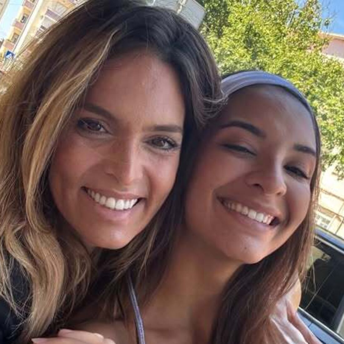 Diana Chaves, Mariana Camarate