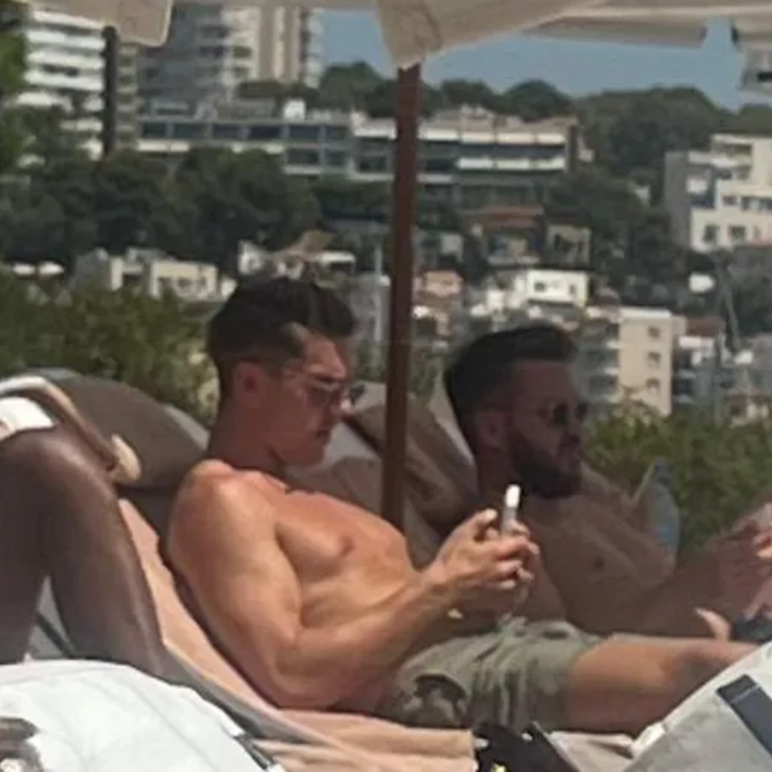 Gyökeres aproveita férias em Maiorca com amigos, longe de Inês Aguiar