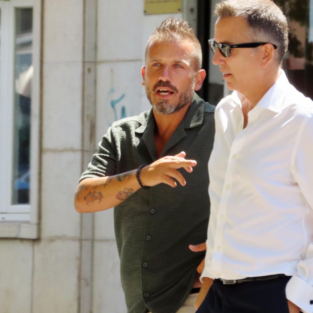 Dudu reúne-se com Toni e Marquinho para a partilha de bens