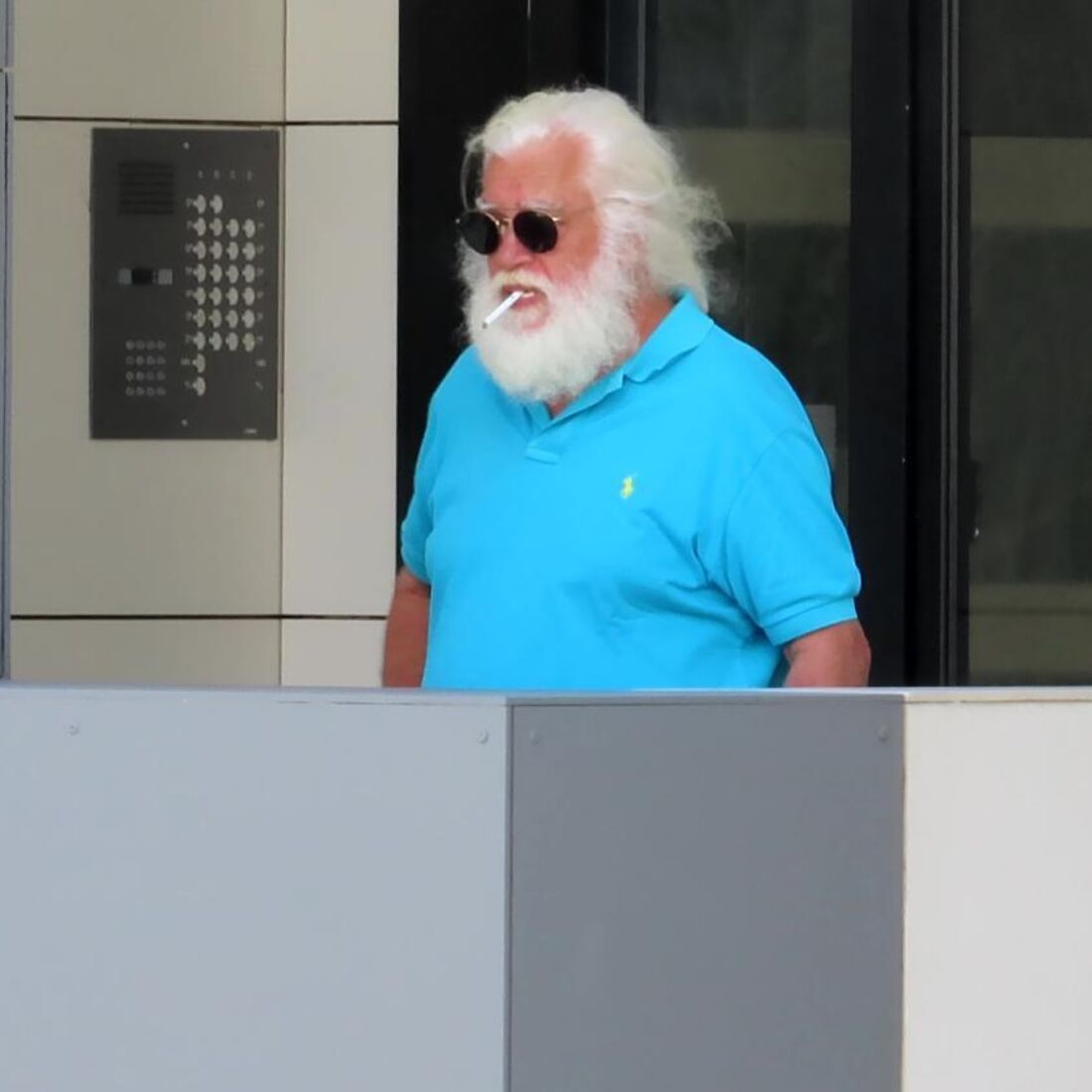 Dudu reúne-se com Toni e Marquinho para a partilha de bens