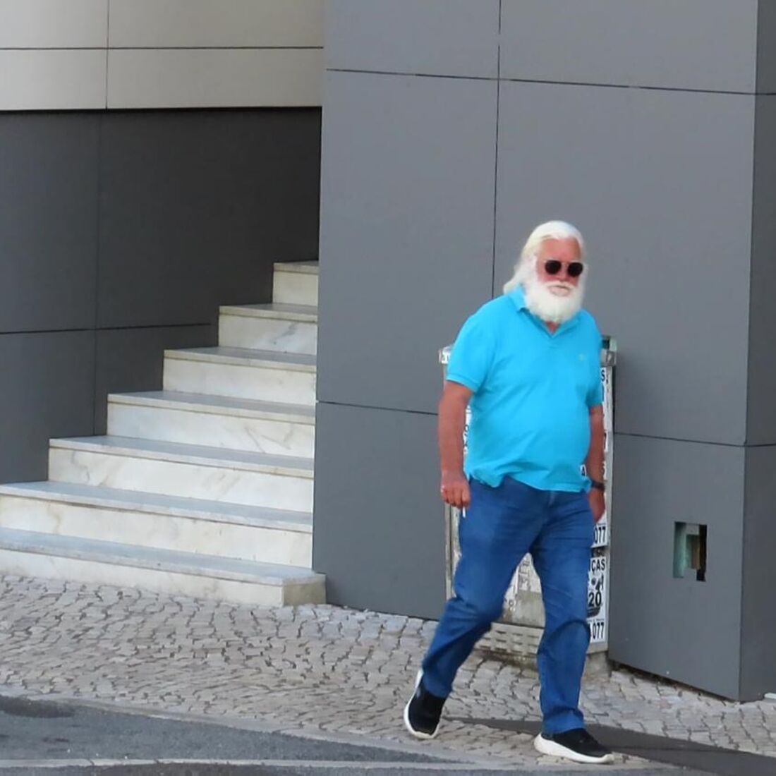 Dudu reúne-se com Toni e Marquinho para a partilha de bens