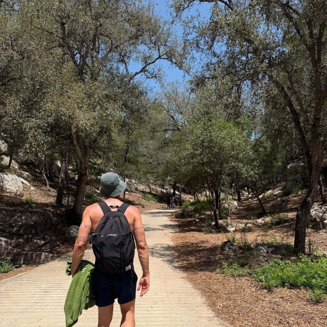 Cláudio Ramos recarrega energias em férias e fala sobre recomeços