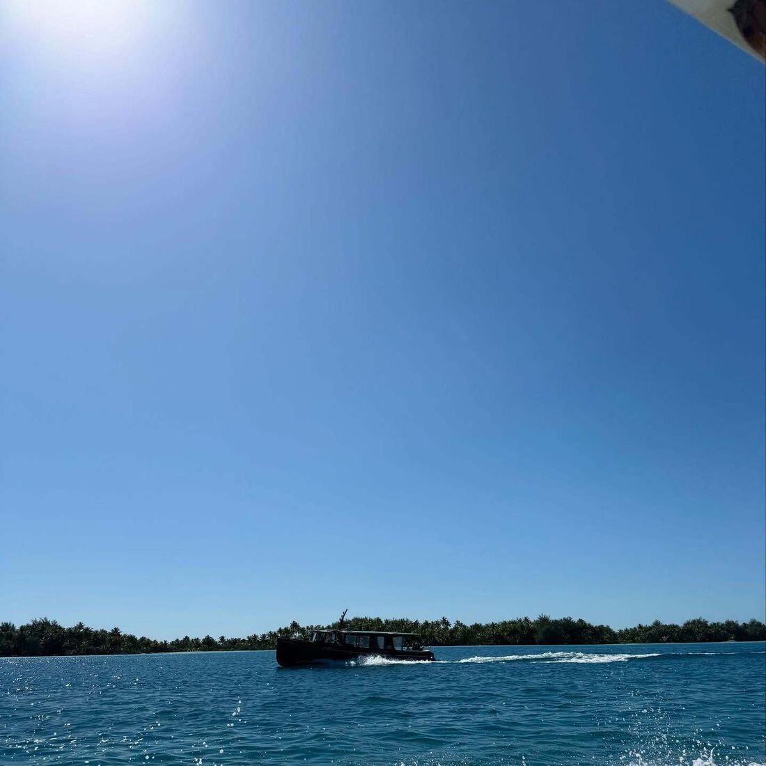 João Neves e Madalena Aragão desfrutam férias românticas entre Tavira e Bora Bora