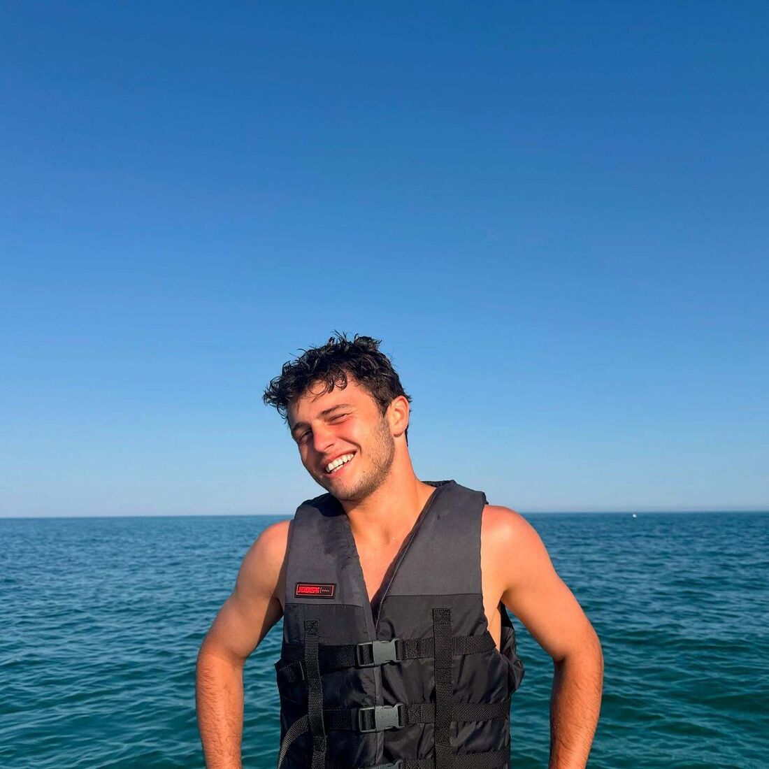 João Neves e Madalena Aragão desfrutam de férias românticas entre Tavira e Bora Bora