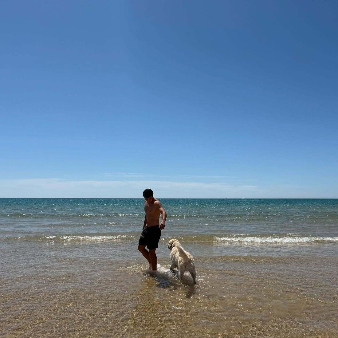 João Neves e Madalena Aragão desfrutam de férias românticas em Tavira e Bora Bora