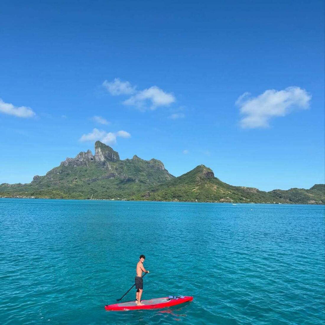 João Neves e Madalena Aragão de férias em Bora Bora