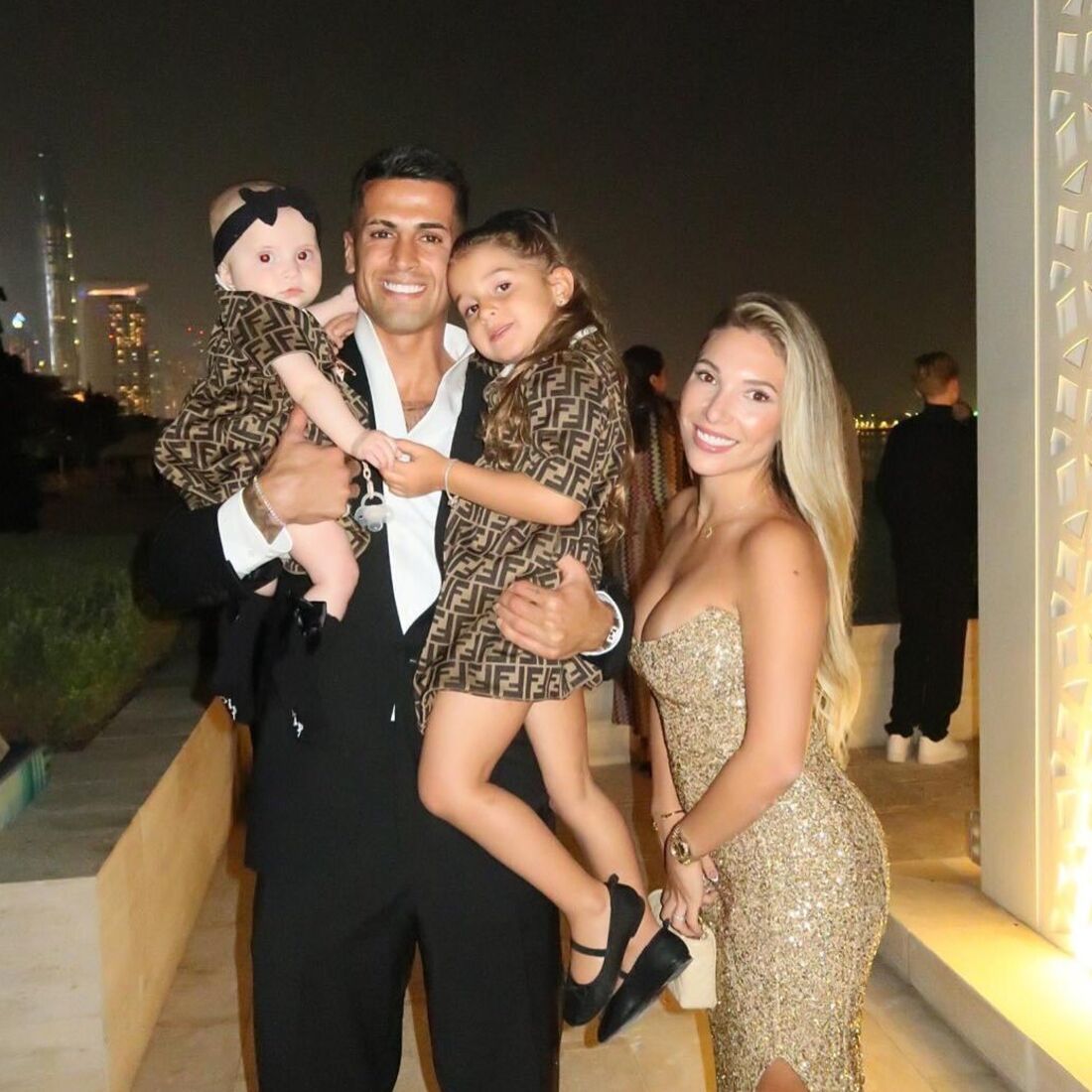Daniela Machado e João Cancelo com as filhas