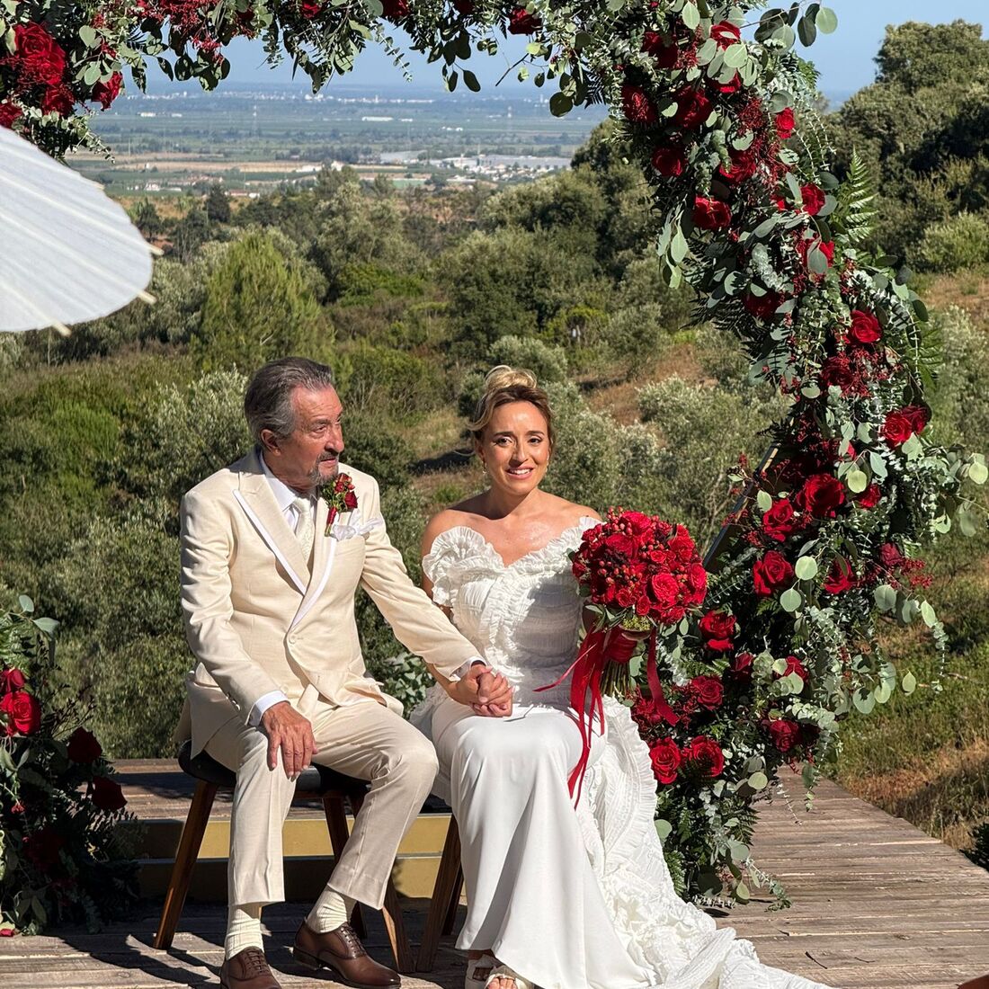 Carlos Areia e Rosa Bela casam numa cerimónia emotiva