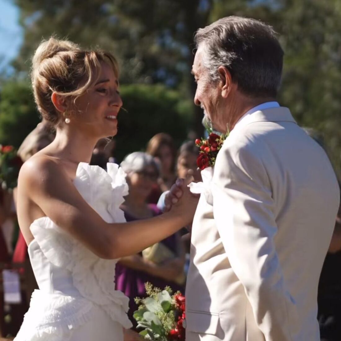 Rosa Bela e Carlos Areia celebram casamento em cerimónia emotiva