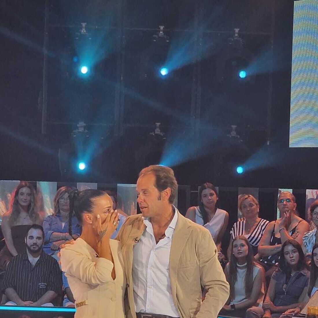 João Moura Caetano surpreende Luíza Abreu no Big Brother, assumindo romance