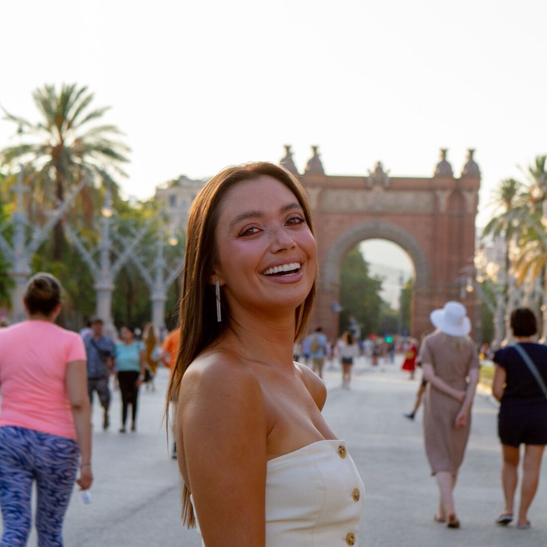 Diogo Bordin e Carolina Braga vivem romance em Barcelona