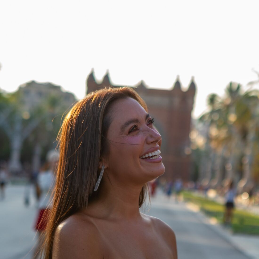 Diogo Bordin e Carolina Braga celebram amor em Barcelona.
