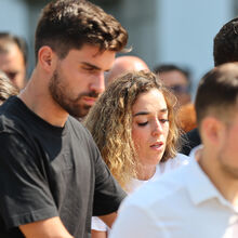 Urnas de Diogo Jota e André Silva seguem para o cemitério de São Cosme