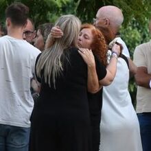 Isabel e Joaquim Silva, os pais de André Silva e Diogo Jota na missa de sétimo dia