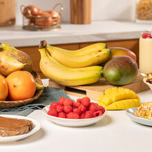 Ideias para aproveitar sobras de fruta, como compota, chips, smoothie e fruta fresca