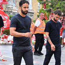 Bruno Fernandes, Dalot e Amorim foram a Anfield prestar homenagem a Diogo Jota e André Silva 