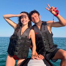 João Neves e Madalena Aragão desfrutam de férias românticas entre Tavira e Bora Bora