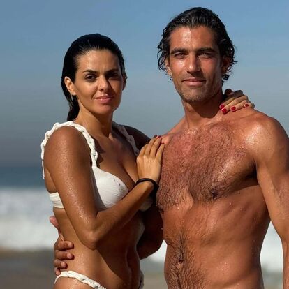 Cuca Roseta surge com Manu Rodrigues na praia