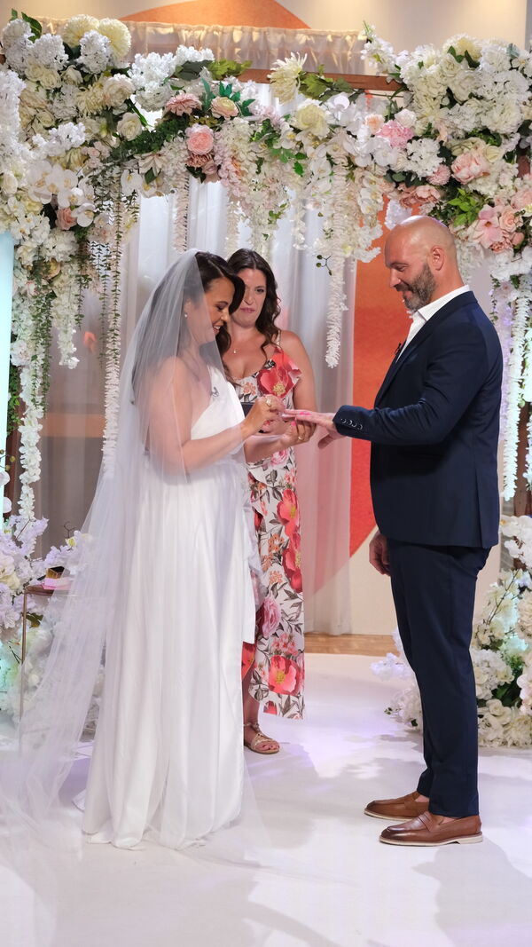 Raquel e João Ricardo casam na final de 'Casados à Primeira Vista'