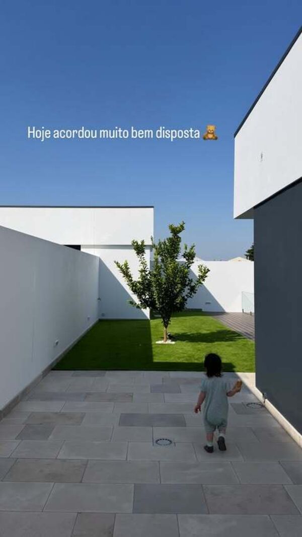 Mia acordou bem disposta após susto de saúde, diz Matilde Breyner