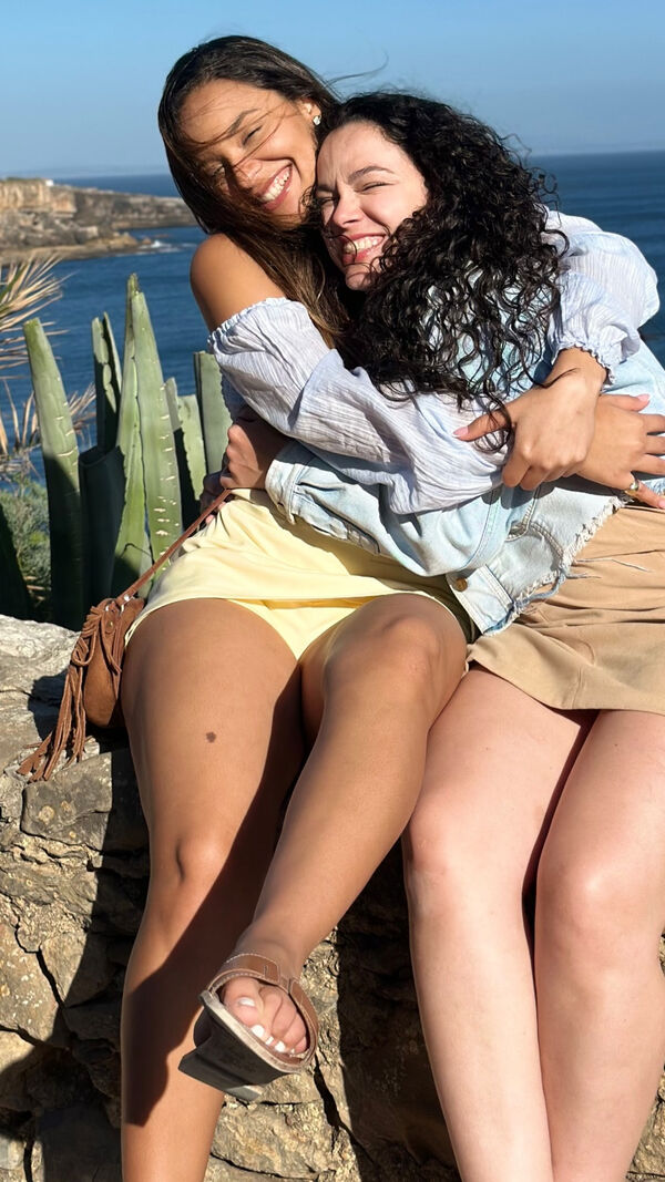 Ligação de Catherine Velasco e Mariana Camarate surpreende fãs