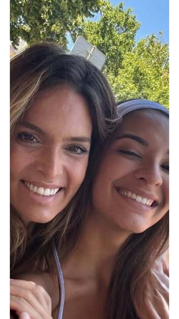 Diana Chaves, Mariana Camarate
